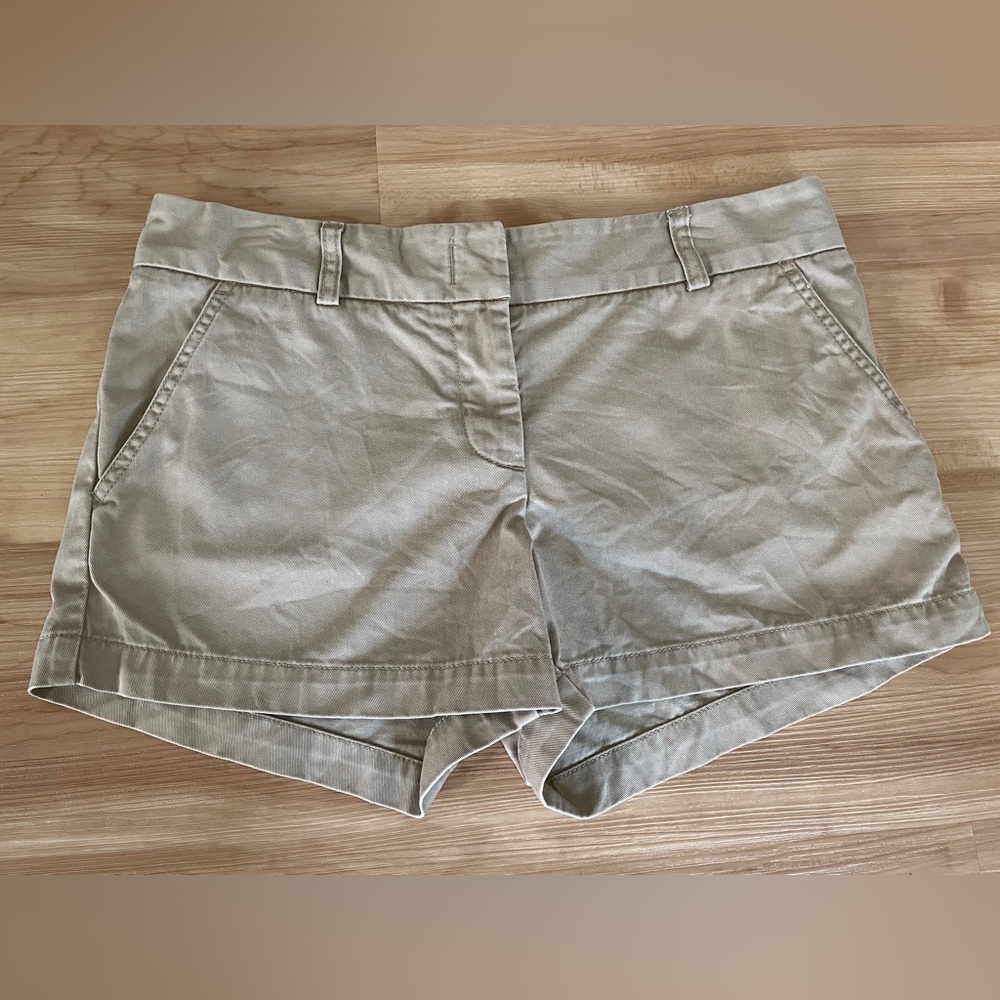 J. Crew Low Fit Khaki Shorts 3in Inseam Flat Front Women’s Size 6